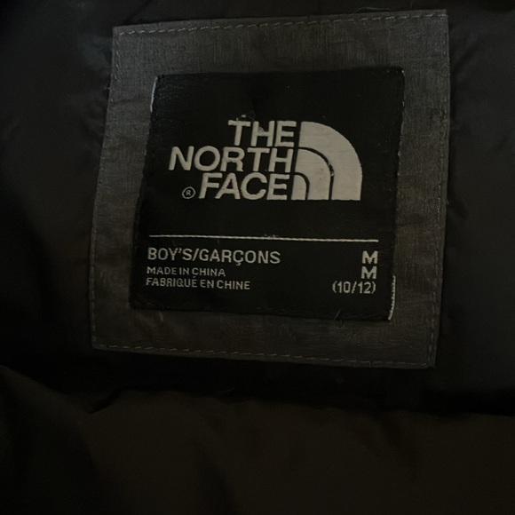 Boys The North Face down filled jacket size M - Picture 3 of 3